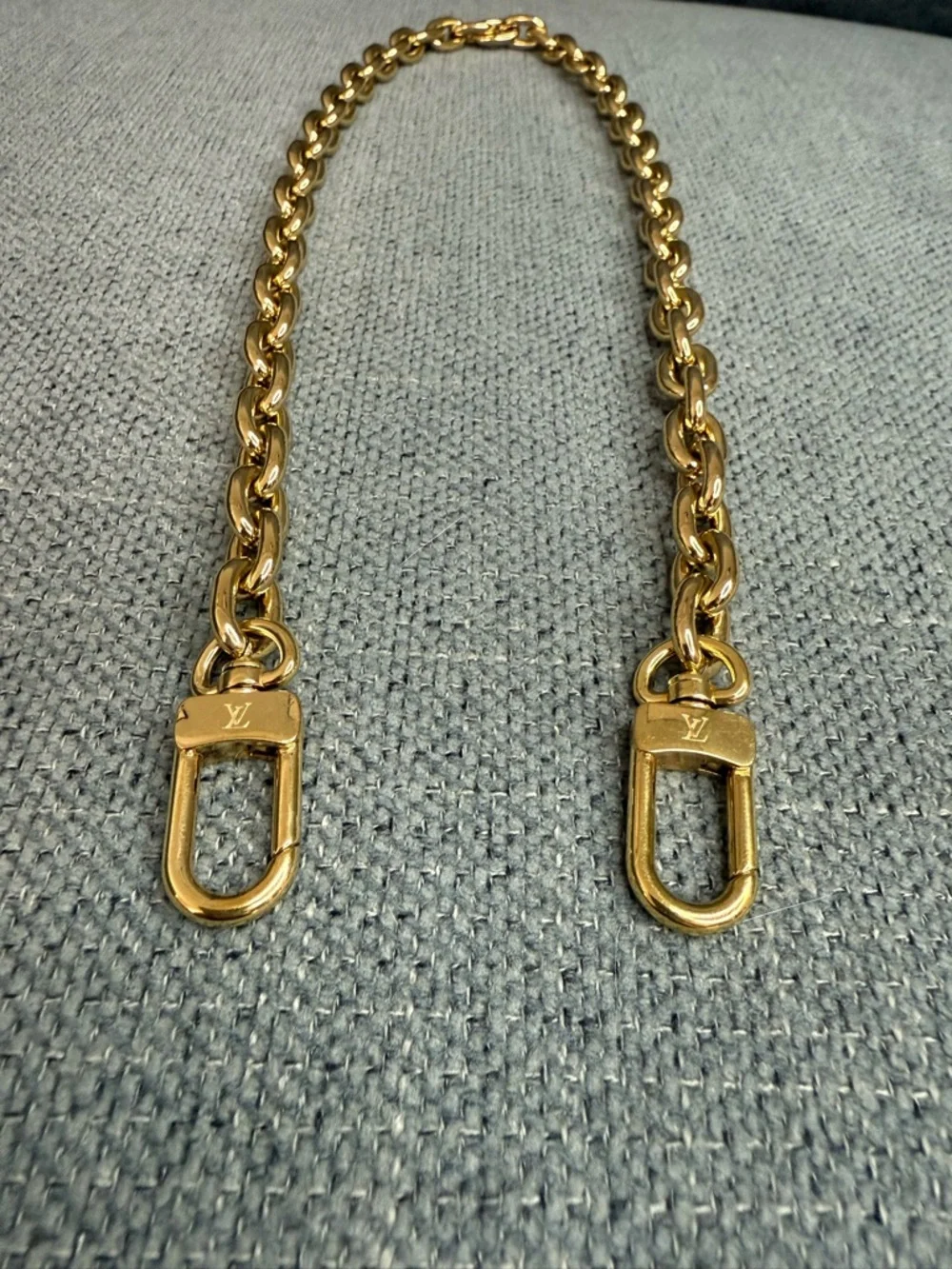 Louis Vuitton gold chain strap - Picture 2 of 3